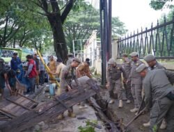 Penertiban PK5 di Jalan Pajjaiang, Makassar: 70% Pedagang Bongkar Lapak Secara Mand