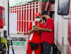 Urai Antrean, Pertamina Operasikan Terminal Makassar 24 Jam dan Mobil Tangki Ekstra