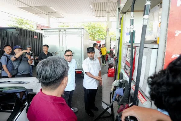 Komunikasi Langsung Dirut Pertamina, Ini Langkah Cepat dan Terukur Gubernur Sulsel Atasi Antrean BBM